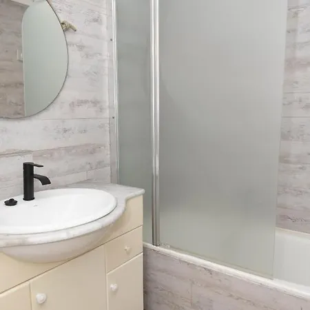 Faromar, I-10-m 公寓 库列拉